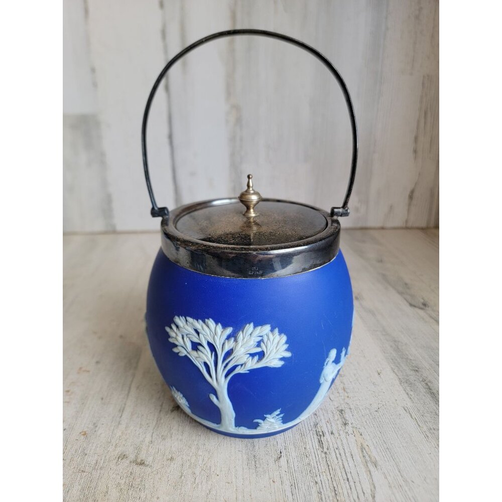 Vintage Wedgwood biscuit barrel blue‎ Pottery grease Angel collectible